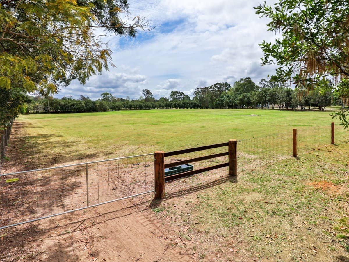 109-113 Natalie Road, BUCCAN - Thumbnail 9