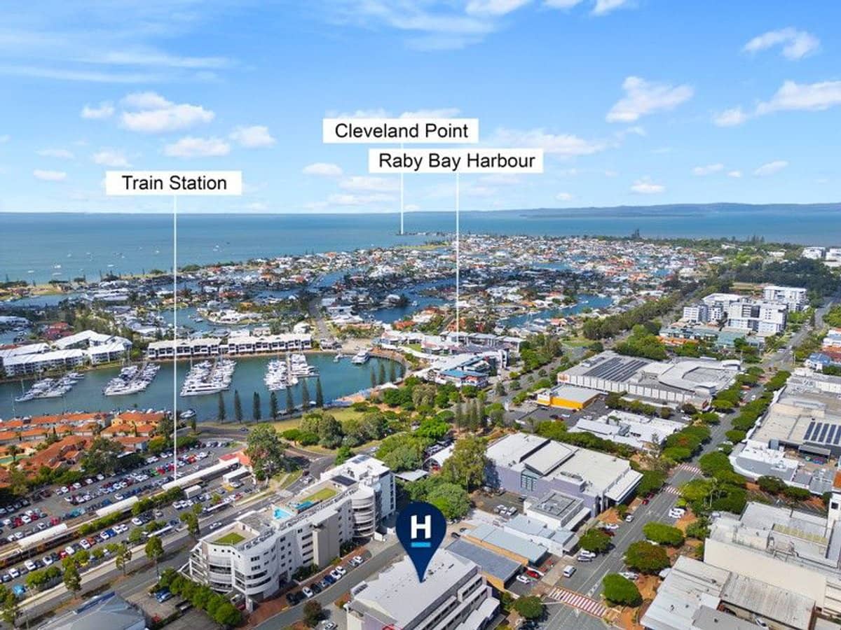 32 Middle Street, CLEVELAND - Thumbnail 2