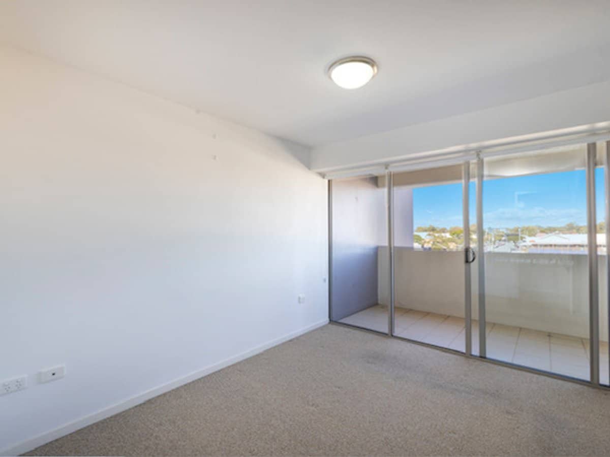 32 Middle Street, CLEVELAND - Thumbnail 8