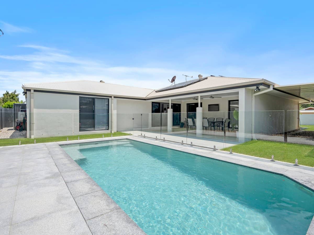 4 Canegrove Circuit, WELLINGTON POINT - Thumbnail 2