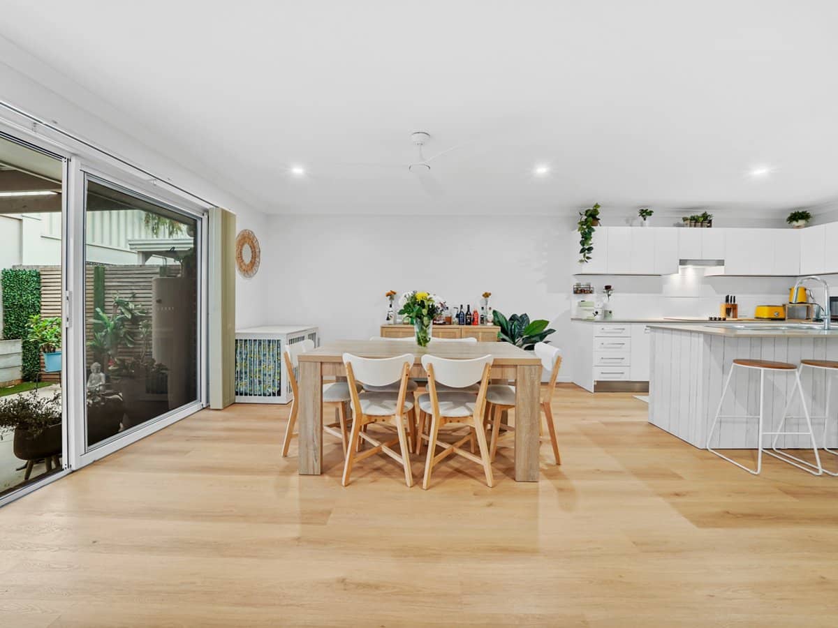 17 Blackbird Street, BEENLEIGH - Thumbnail 2