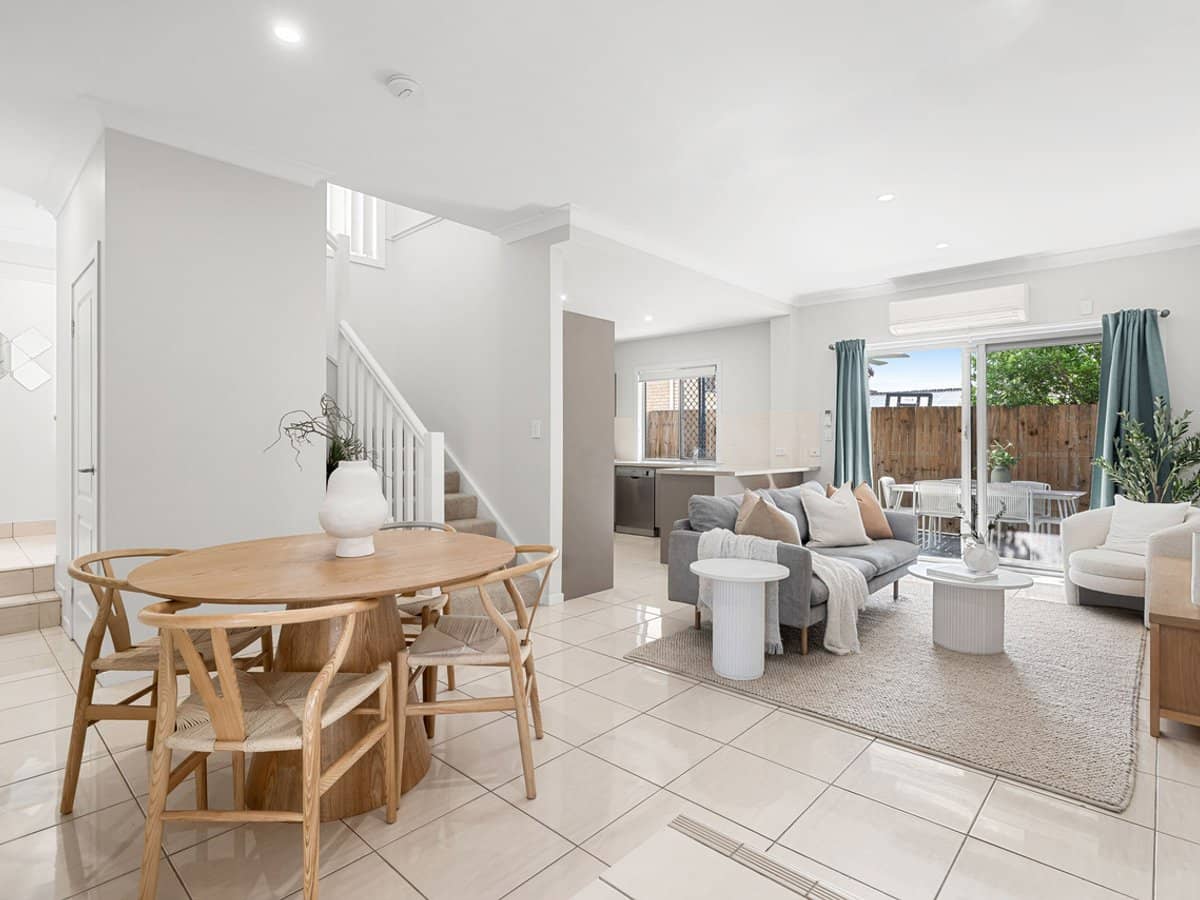 147 Jones Road, CARINA HEIGHTS - Thumbnail 1