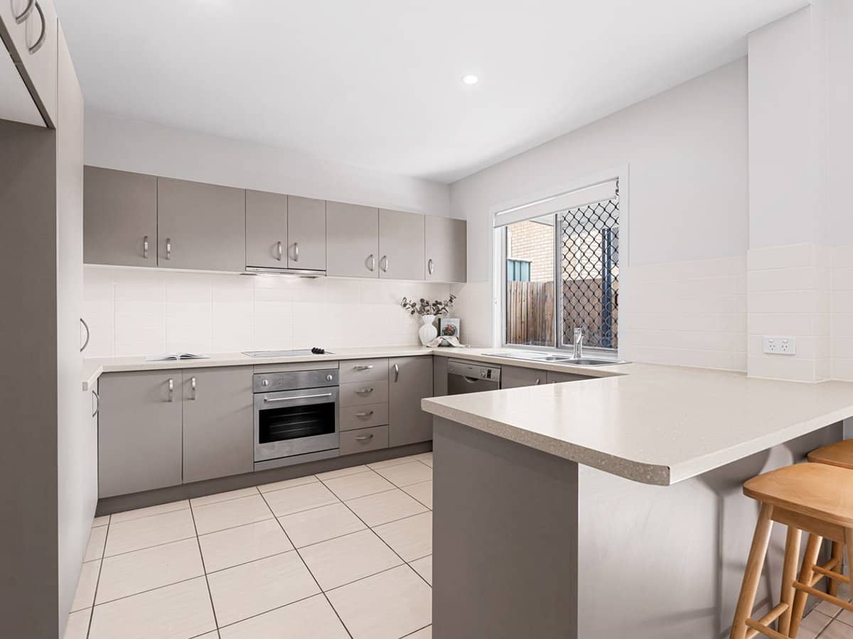 147 Jones Road, CARINA HEIGHTS - Thumbnail 4