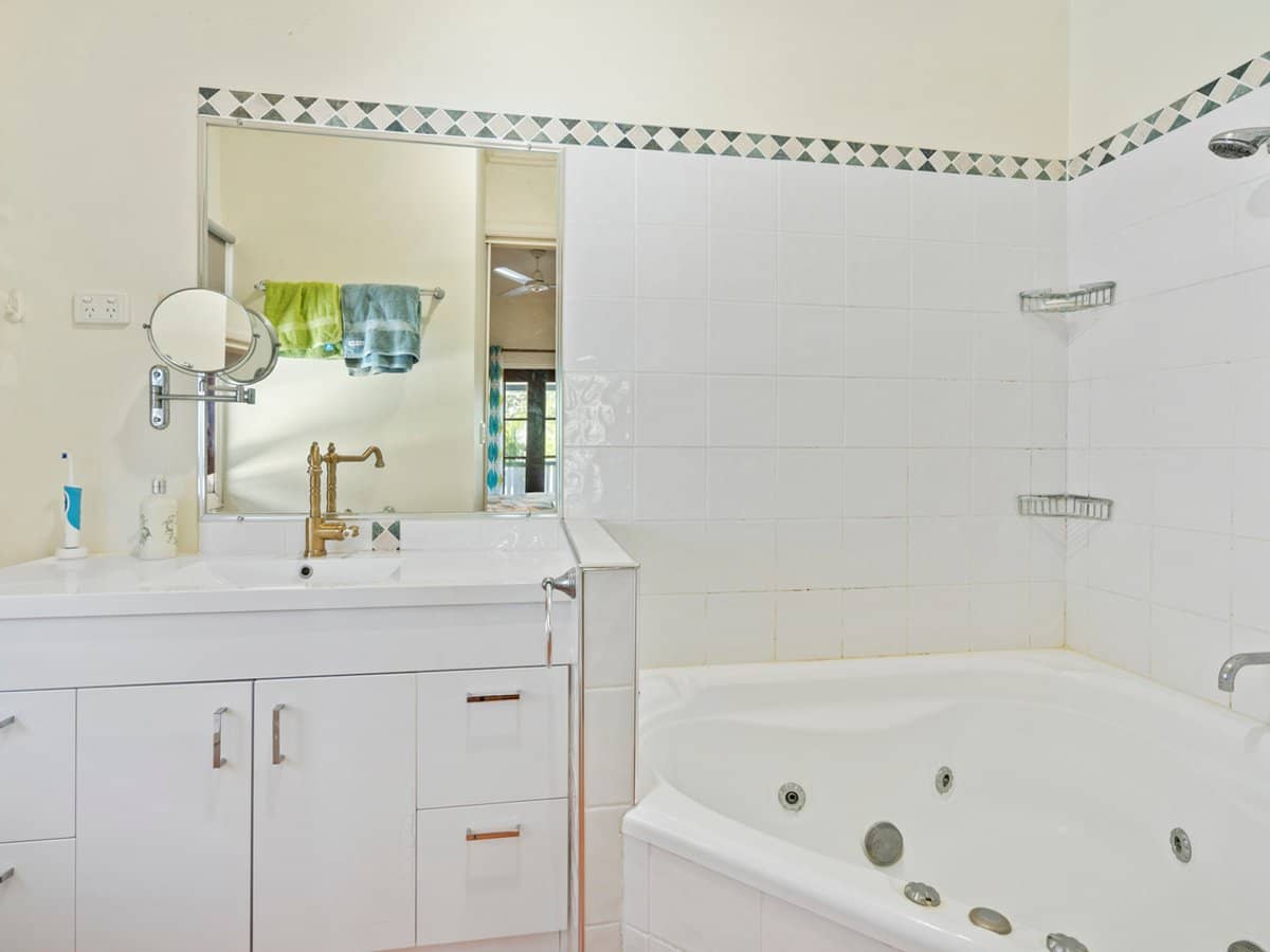 34 Radius Street, WYNNUM - Thumbnail 15