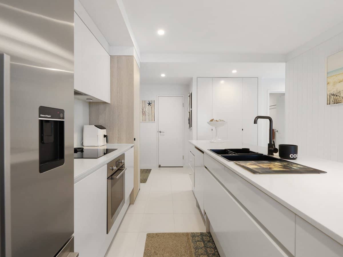 72 the Esplanade, Burleigh Heads - Thumbnail 3