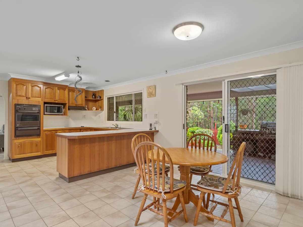 3 Seafarer Court, CLEVELAND - Thumbnail 5