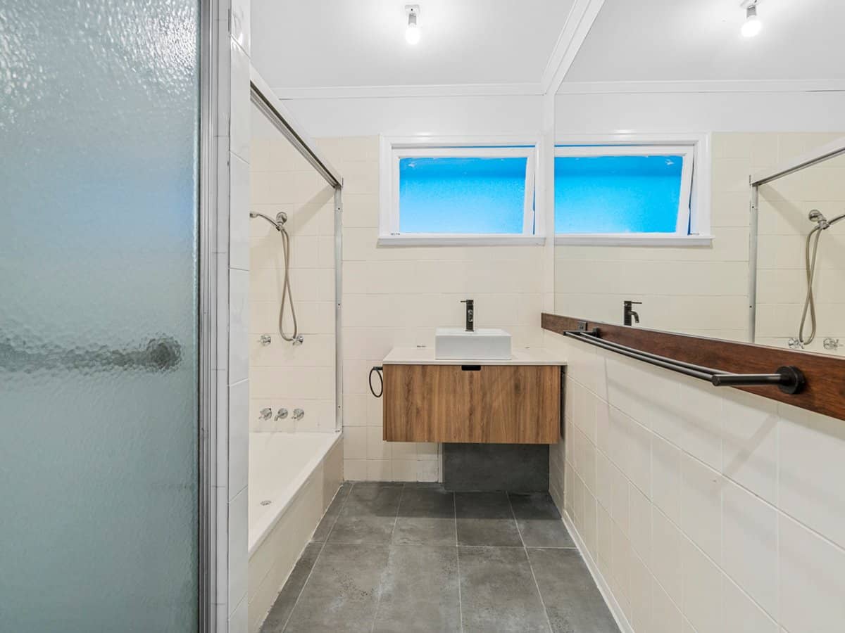 61 Greta Street, MANLY WEST - Thumbnail 13