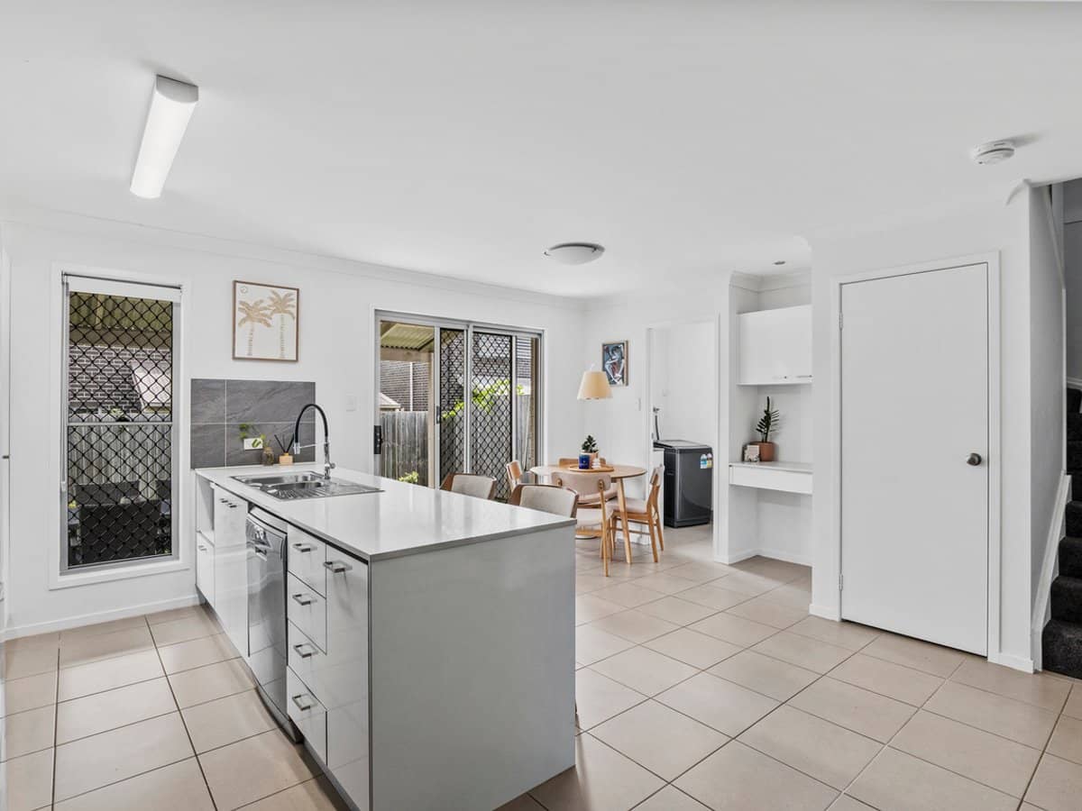 6-44 Clearwater Street, BETHANIA - Thumbnail 2