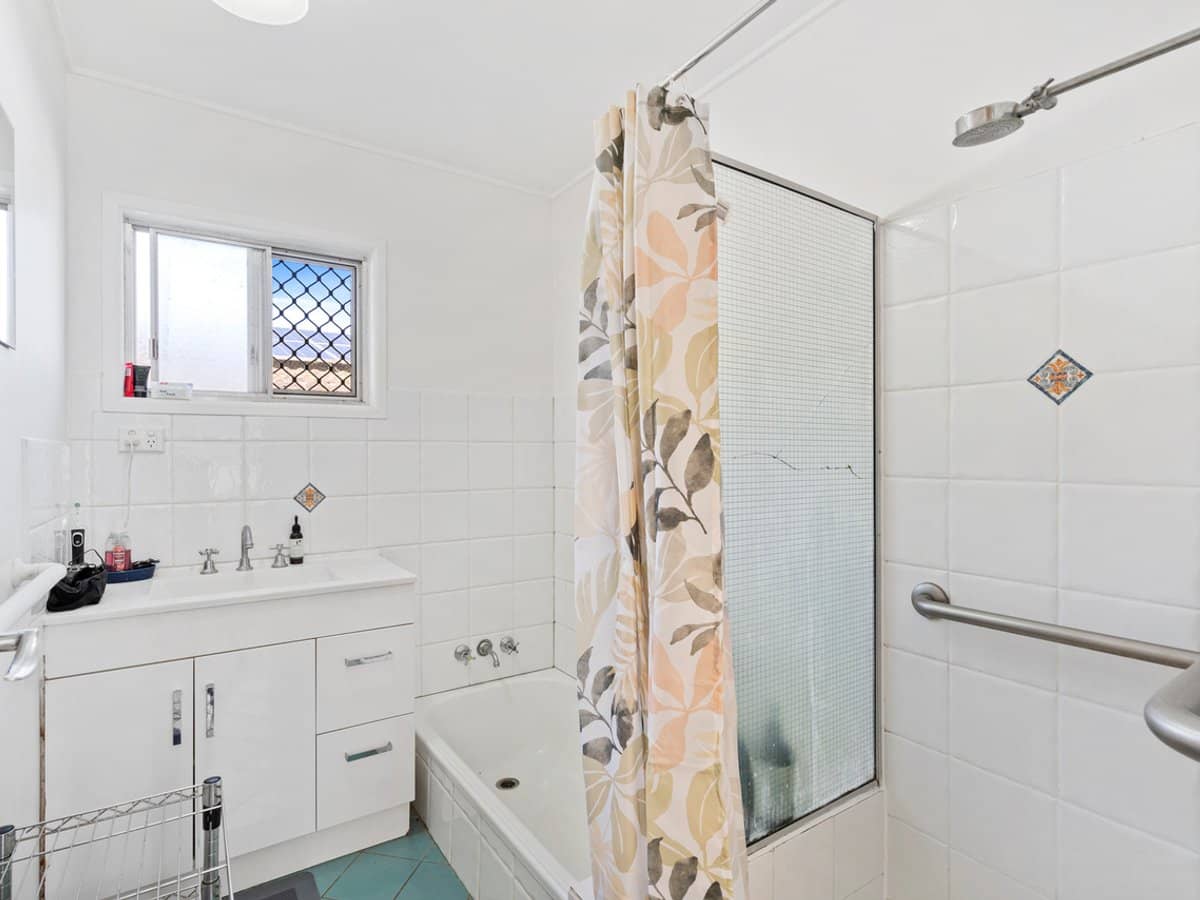 359 Whites Road, LOTA - Thumbnail 12