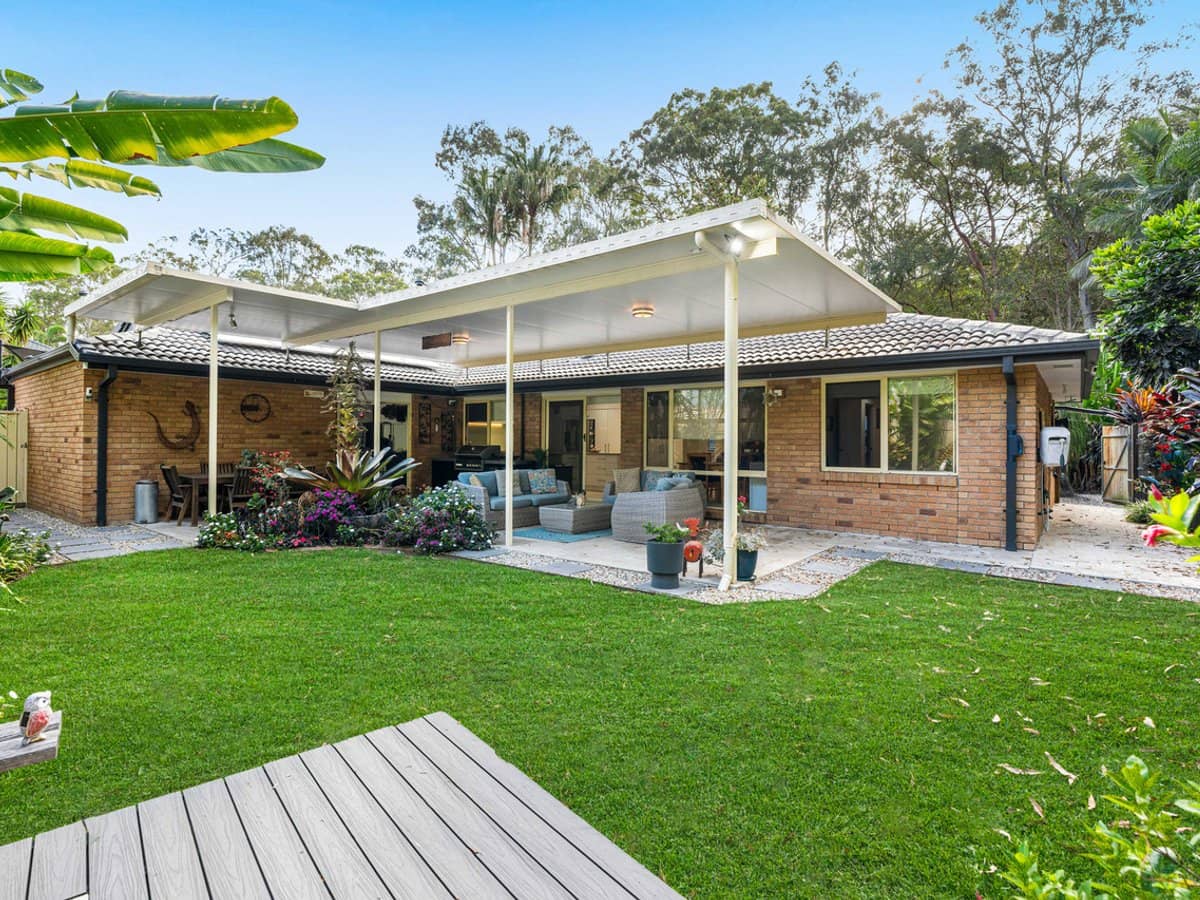 39 Olivia Drive, CARINA HEIGHTS - Thumbnail 2