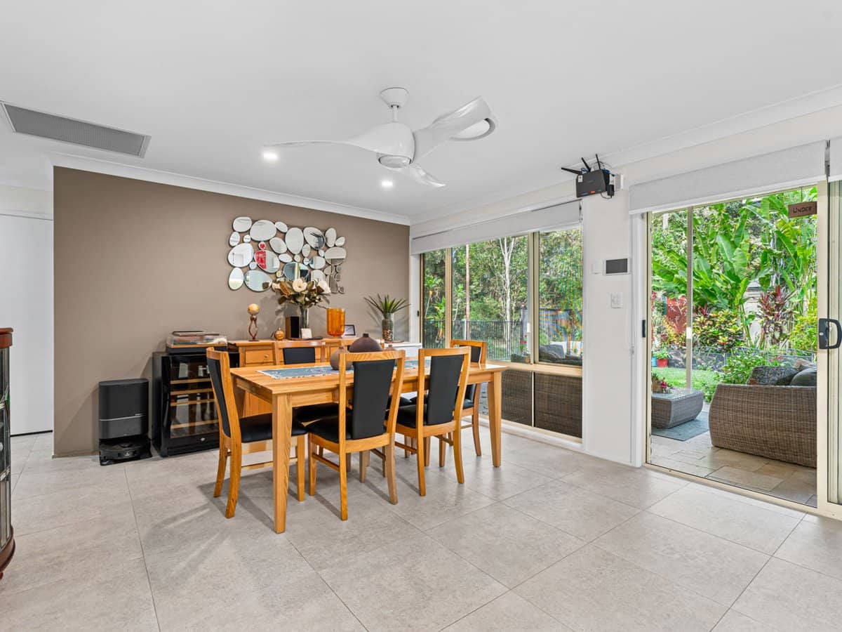 39 Olivia Drive, CARINA HEIGHTS - Thumbnail 6