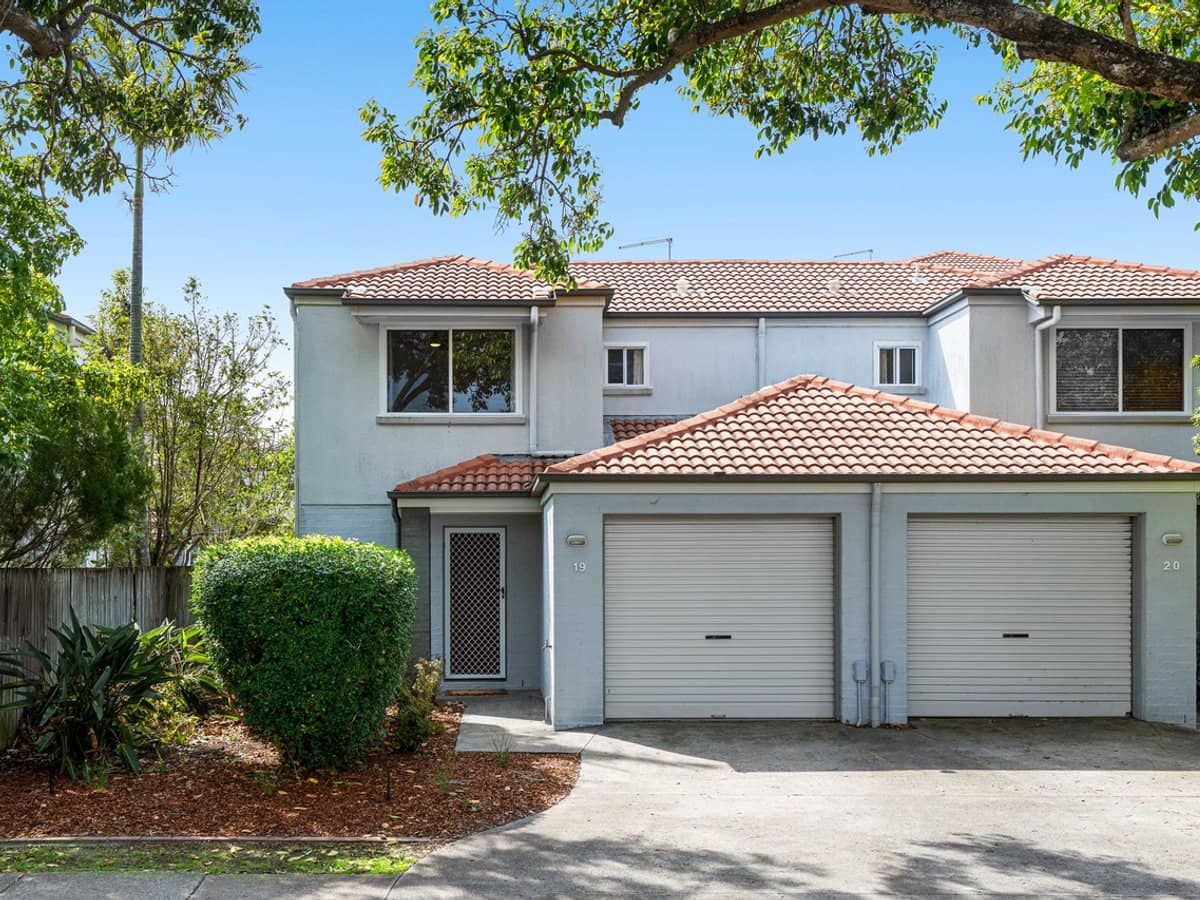 83 Dibar Street, WYNNUM - Thumbnail 1