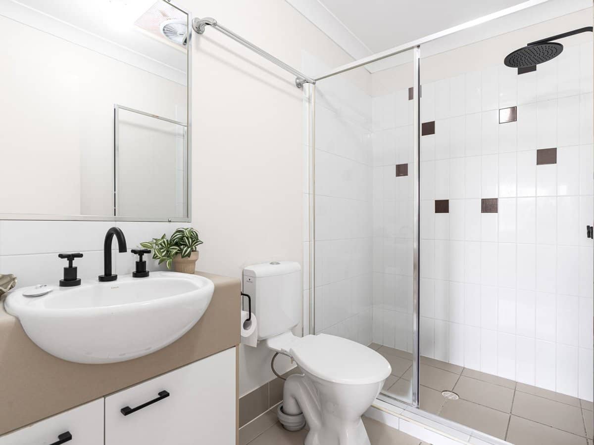 83 Dibar Street, WYNNUM - Thumbnail 7