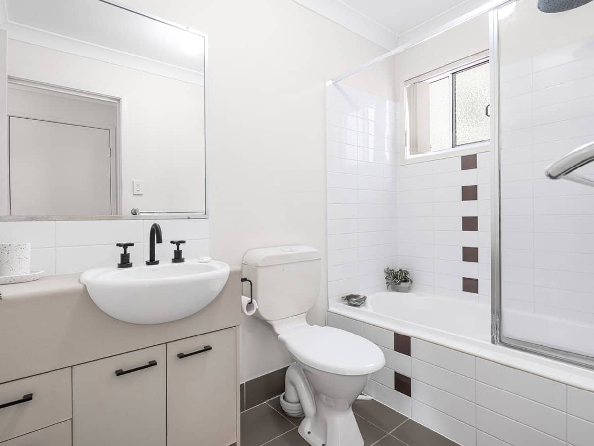 83 Dibar Street, WYNNUM - Thumbnail 10