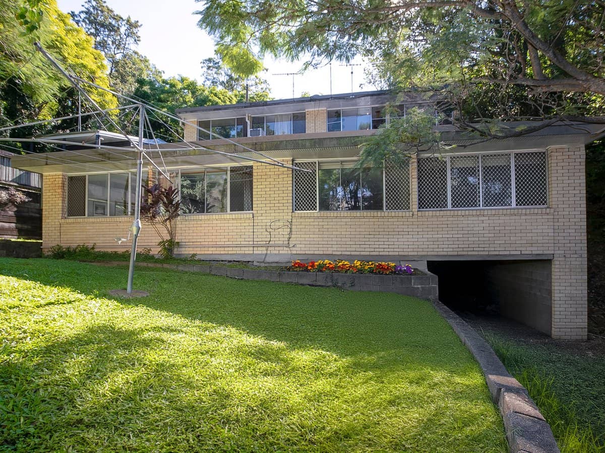 50 Forrester Terrace, BARDON - Thumbnail 1