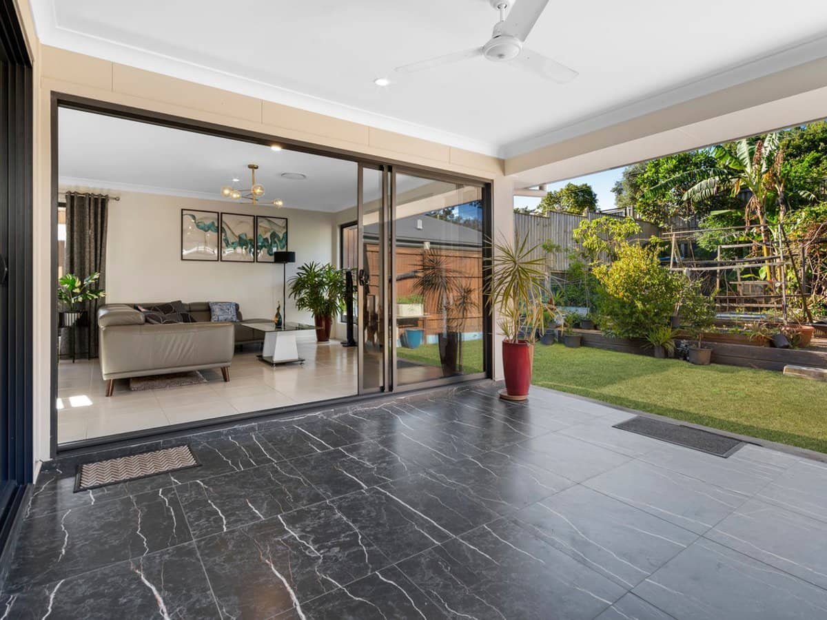 19 Waterhousia Crescent, BIRKDALE - Thumbnail 9