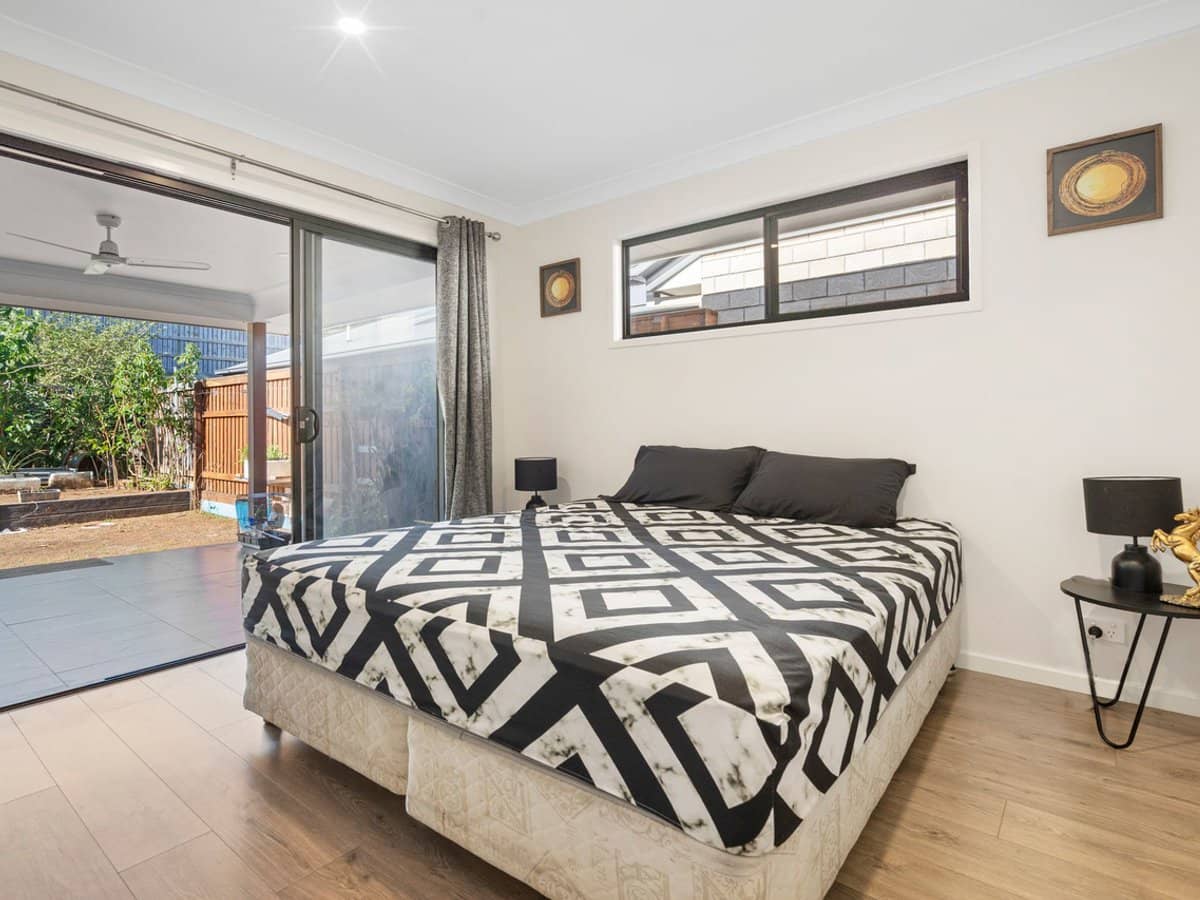 19 Waterhousia Crescent, BIRKDALE - Thumbnail 11