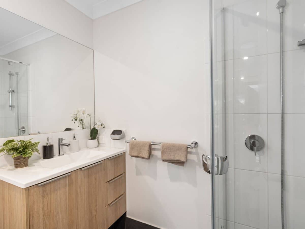 19 Waterhousia Crescent, BIRKDALE - Thumbnail 12