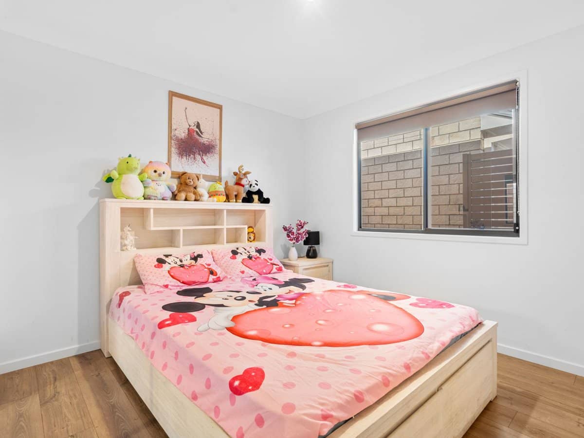 19 Waterhousia Crescent, BIRKDALE - Thumbnail 13