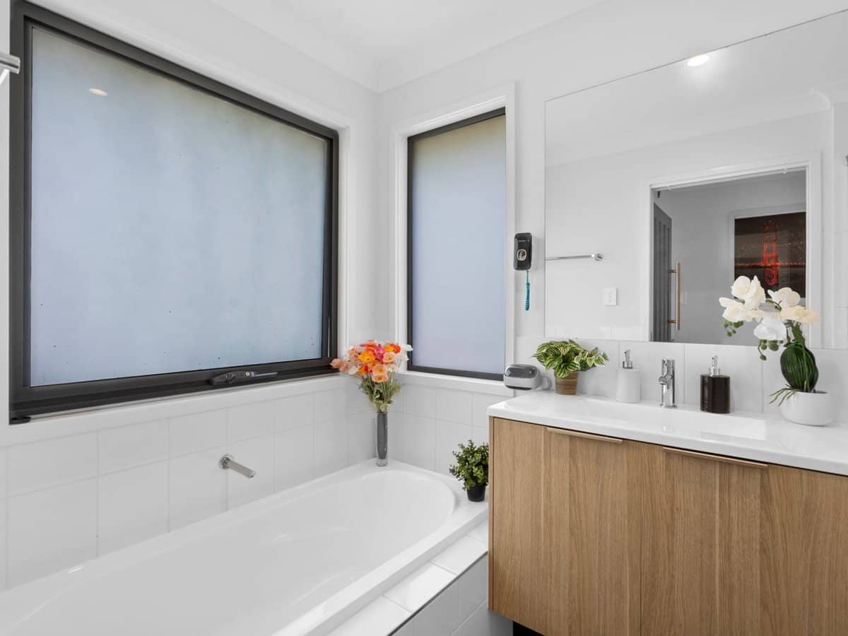 19 Waterhousia Crescent, BIRKDALE - Thumbnail 14