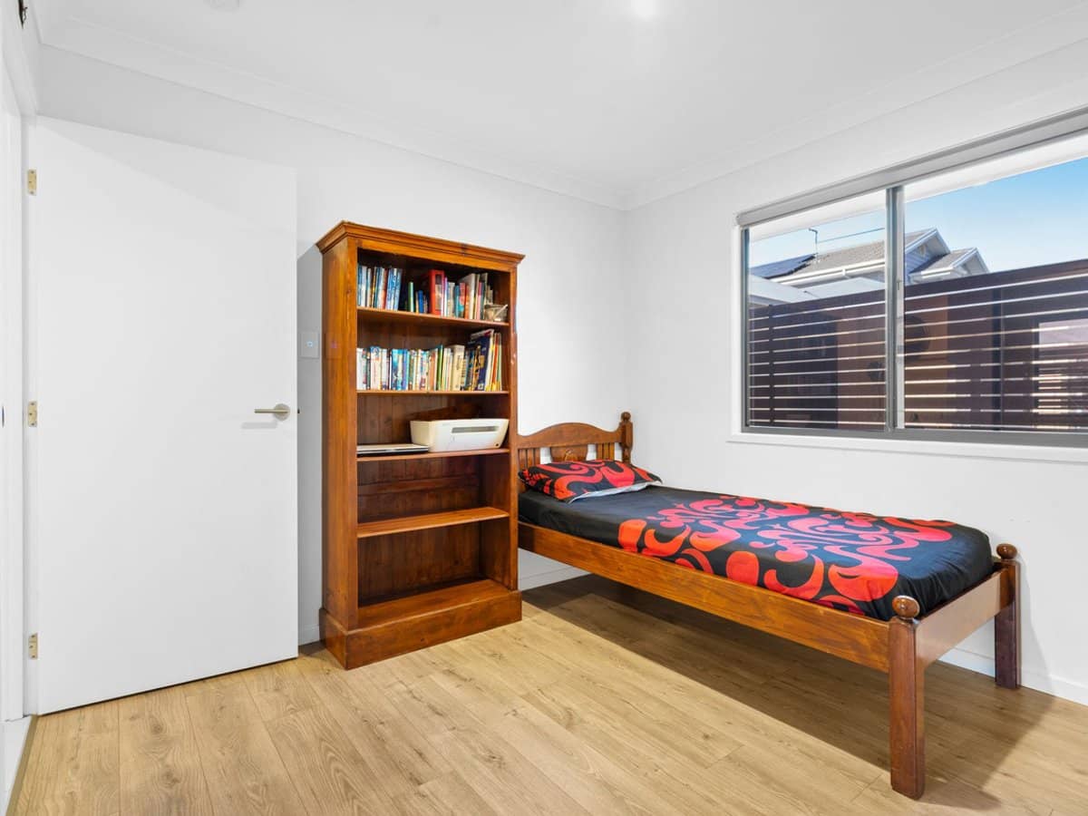 19 Waterhousia Crescent, BIRKDALE - Thumbnail 15