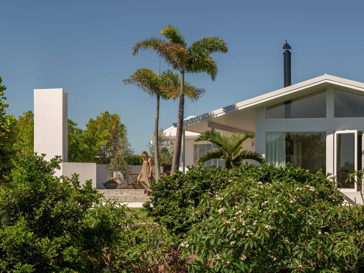 17 Netherby Rise, SUNRISE BEACH - Thumbnail 2