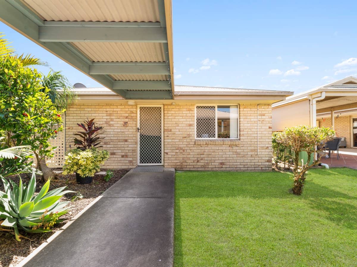 12-14 Yeates Crescent, MEADOWBROOK - Thumbnail 1