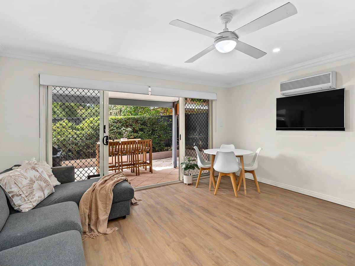 105 Kirkland Avenue, COORPAROO - Thumbnail 6
