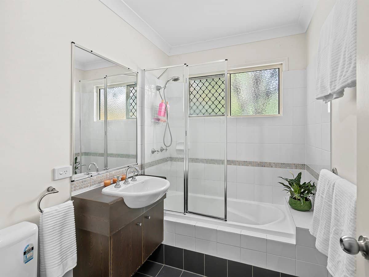 105 Kirkland Avenue, COORPAROO - Thumbnail 15