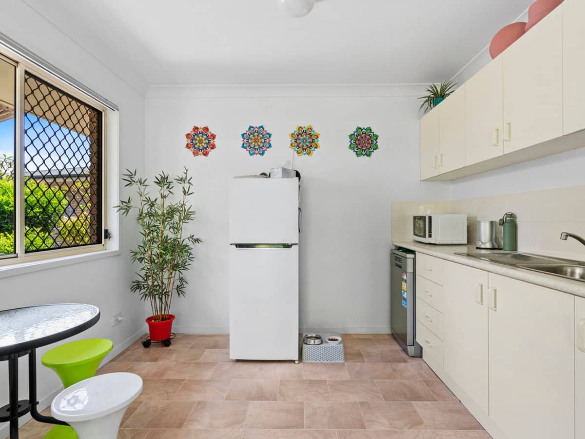 10 Winani Street, SLACKS CREEK - Thumbnail 5