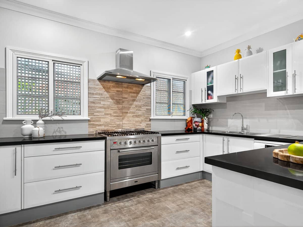 36 Coonara Street, HOLLAND PARK - Thumbnail 9