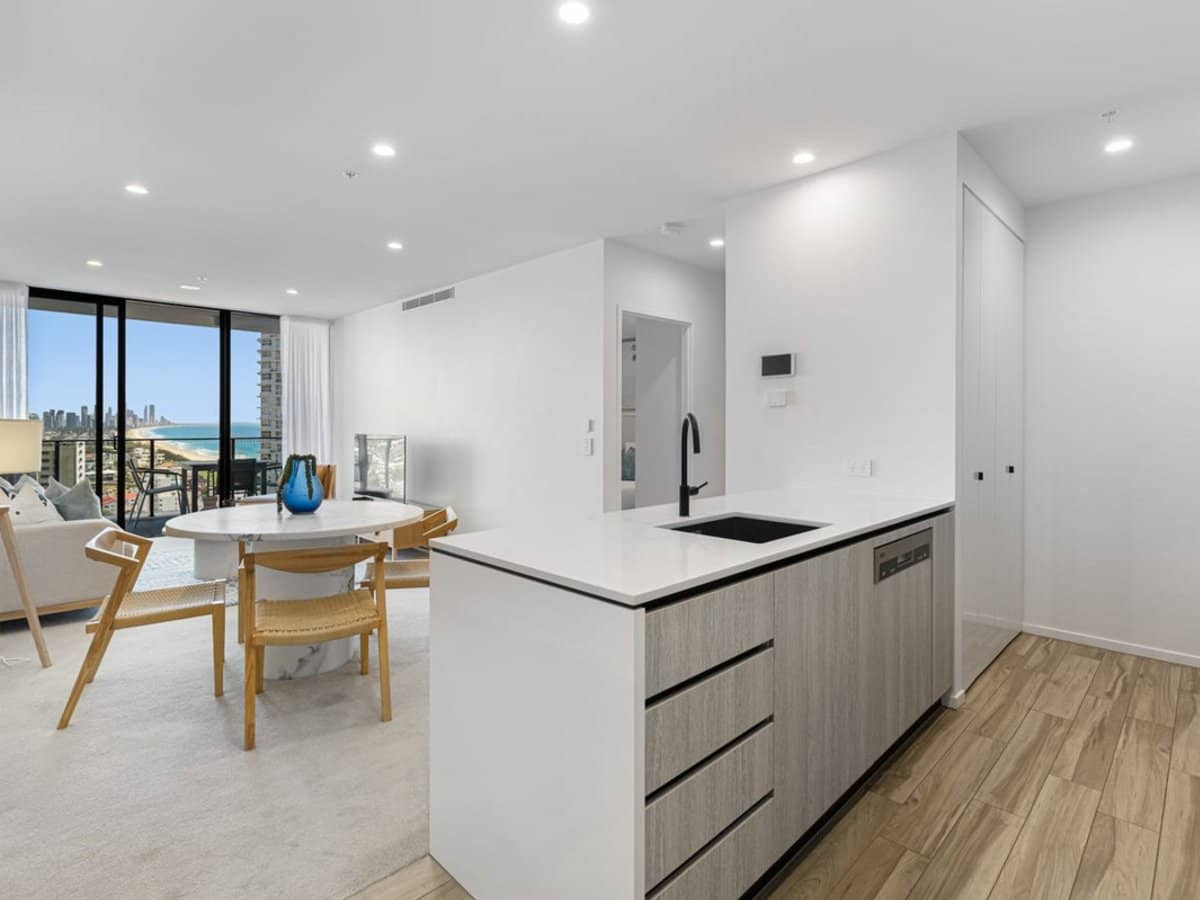 1969 Gold Coast Highway, Burleigh Heads - Thumbnail 2