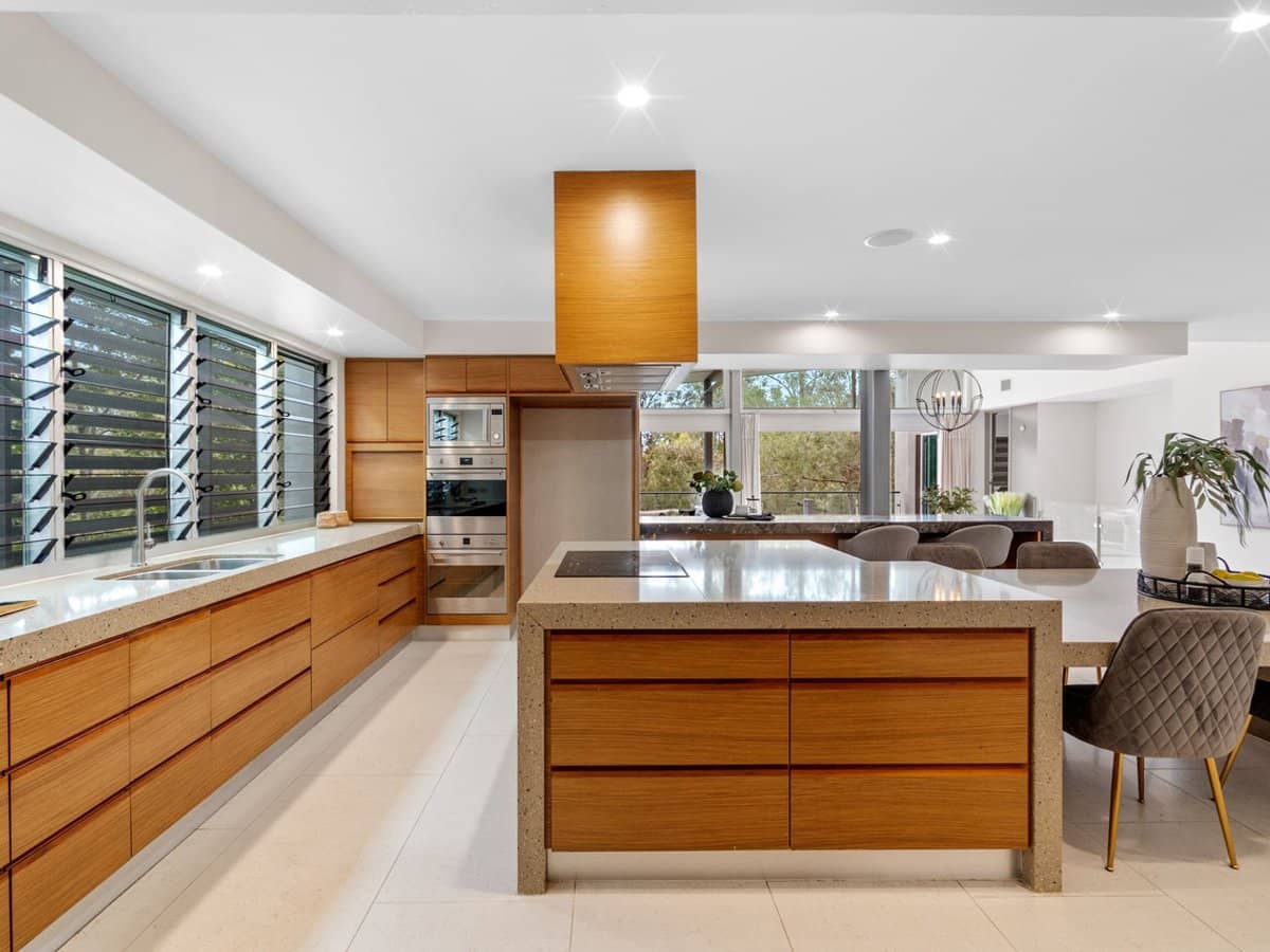 28 Staveley Close, SINNAMON PARK - Thumbnail 3