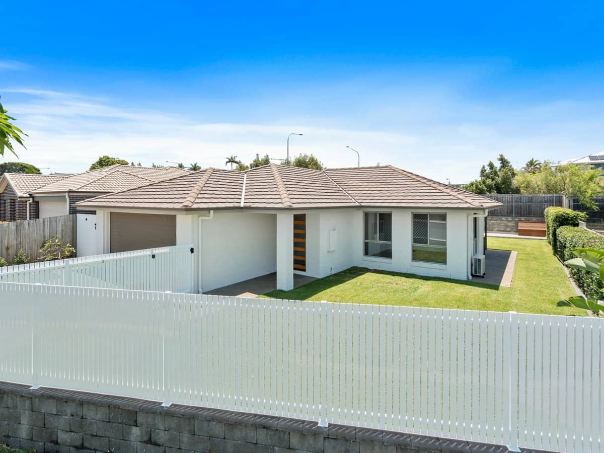 148 Bankswood Drive, REDLAND BAY - Thumbnail 2