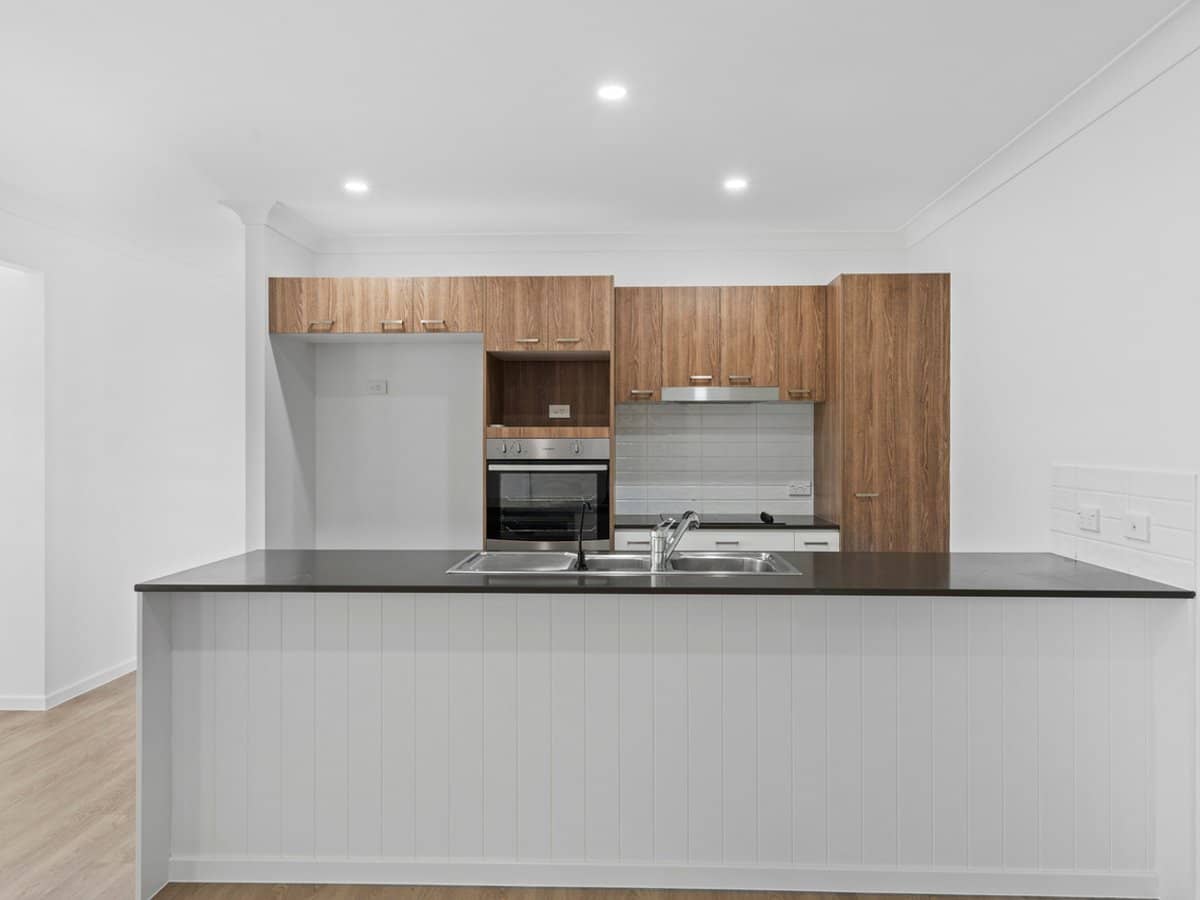 148 Bankswood Drive, REDLAND BAY - Thumbnail 3