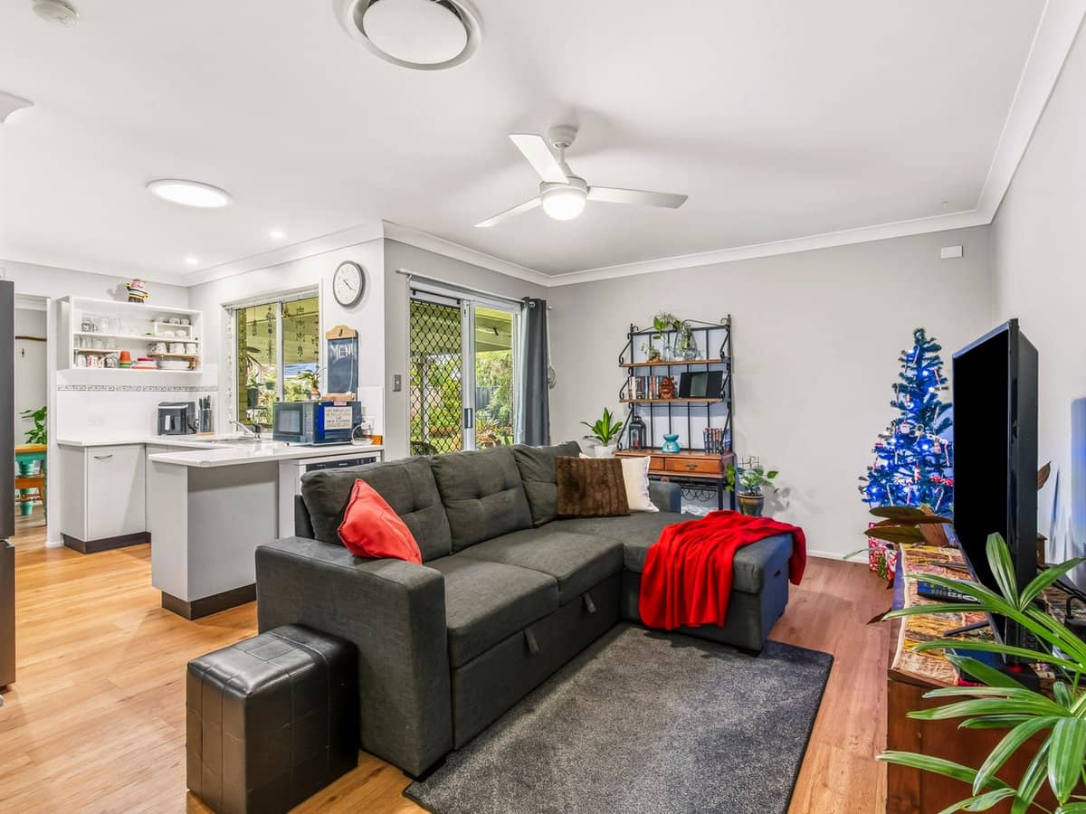 19 Aegean Street, WATERFORD WEST - Thumbnail 3