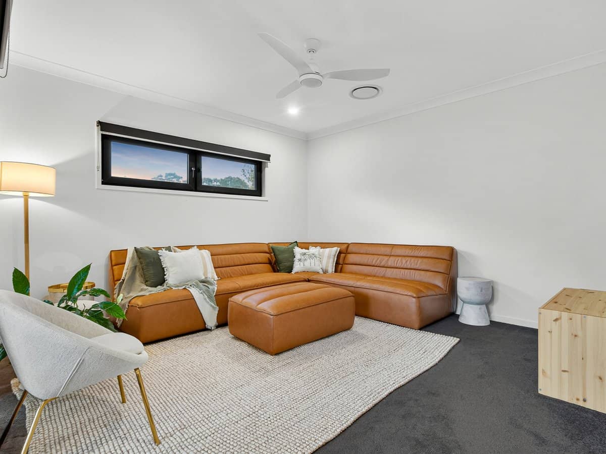 22 Mizen Place, HOLLAND PARK WEST - Thumbnail 2