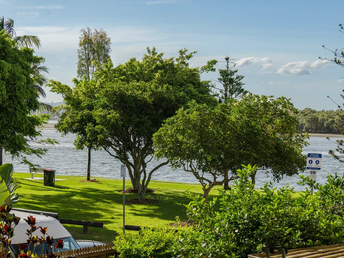 8 Paradise Parade, PARADISE POINT - Thumbnail 2