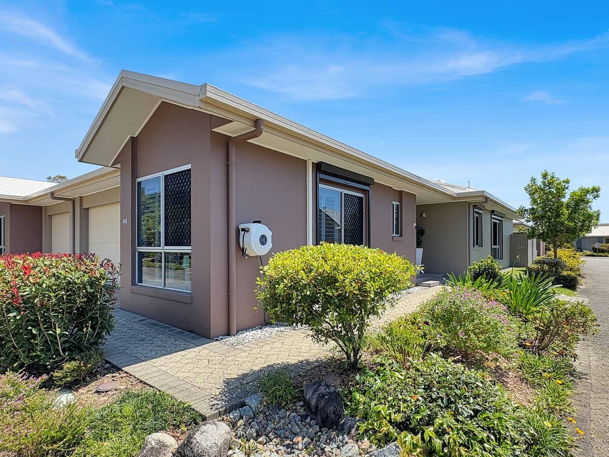 2 Grand Parade, KAWANA ISLAND - Thumbnail 2