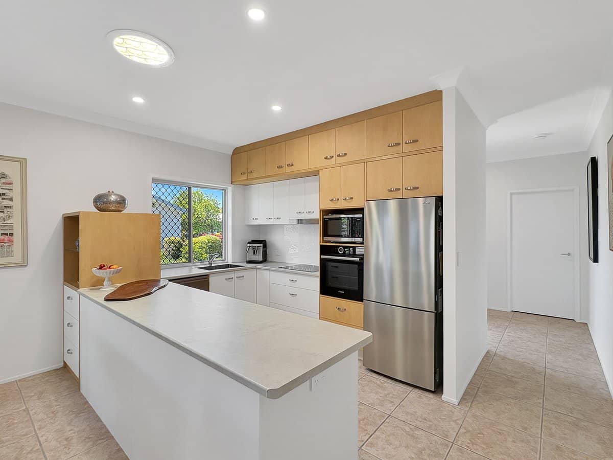 2 Grand Parade, KAWANA ISLAND - Thumbnail 13