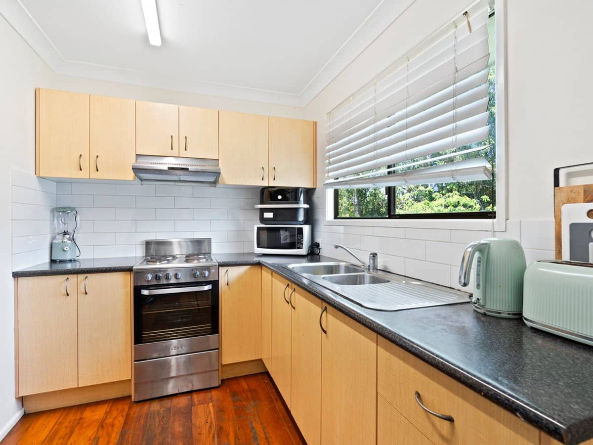 6 Faye Street, THORNESIDE - Thumbnail 5