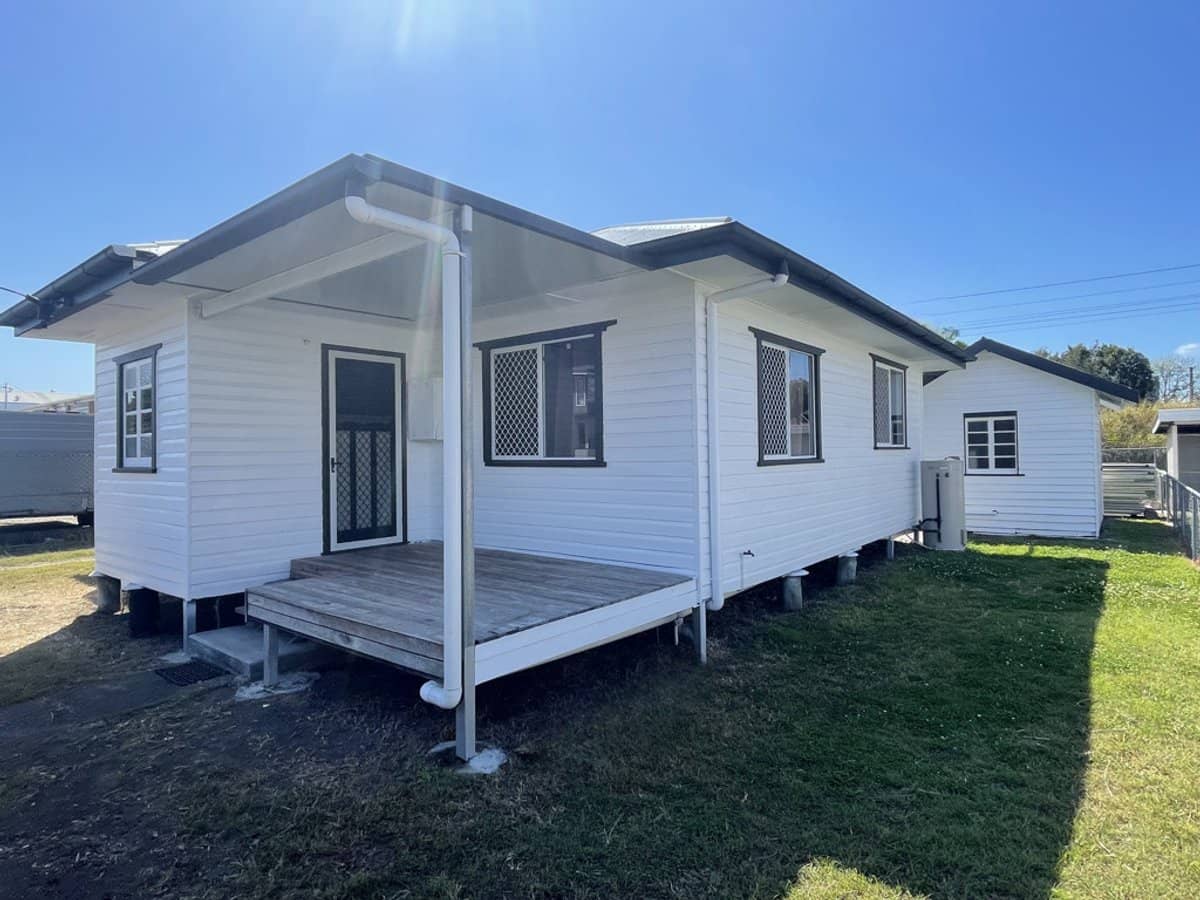 80 Andrew Street, WYNNUM - Thumbnail 2