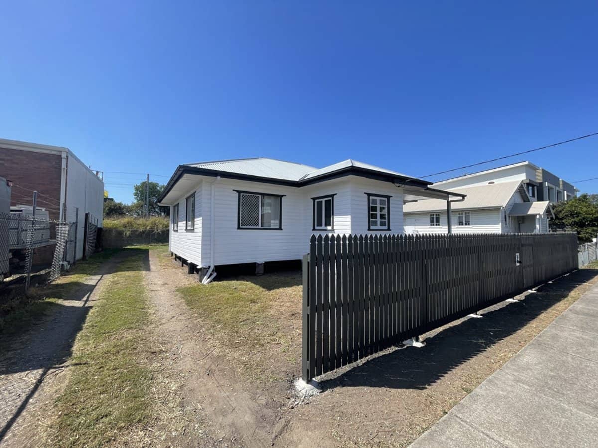 80 Andrew Street, WYNNUM - Thumbnail 4