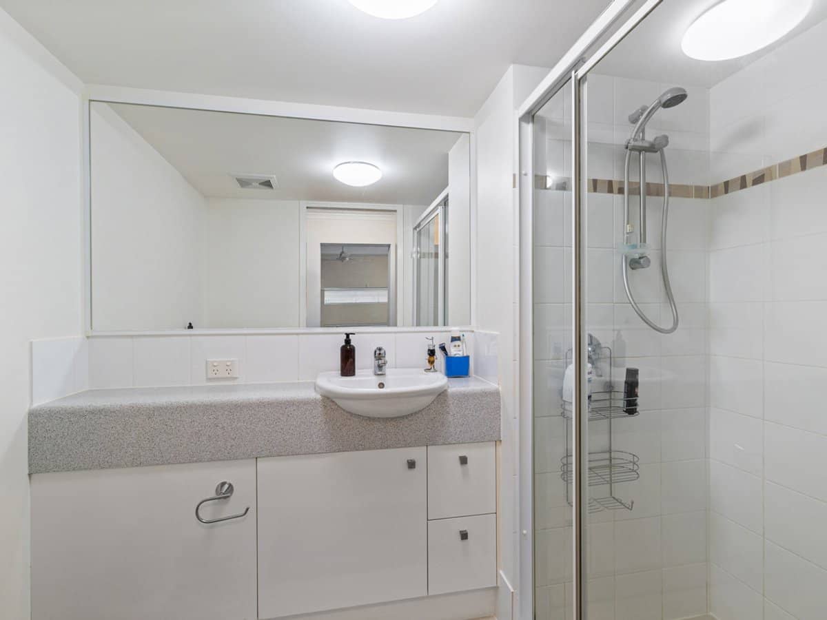 7-13 Shore Street East, CLEVELAND - Thumbnail 8