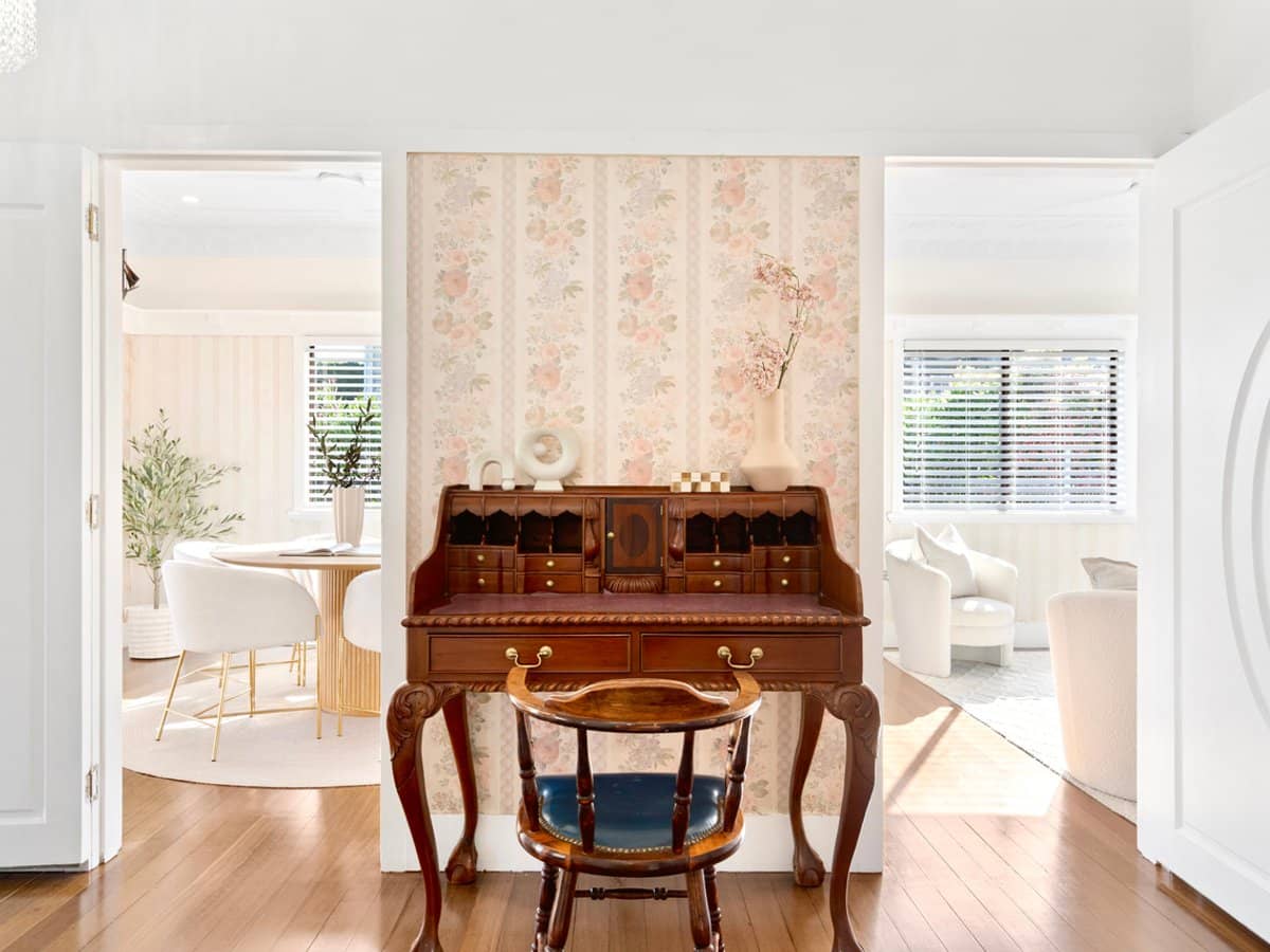 16 White Avenue, COORPAROO - Thumbnail 3