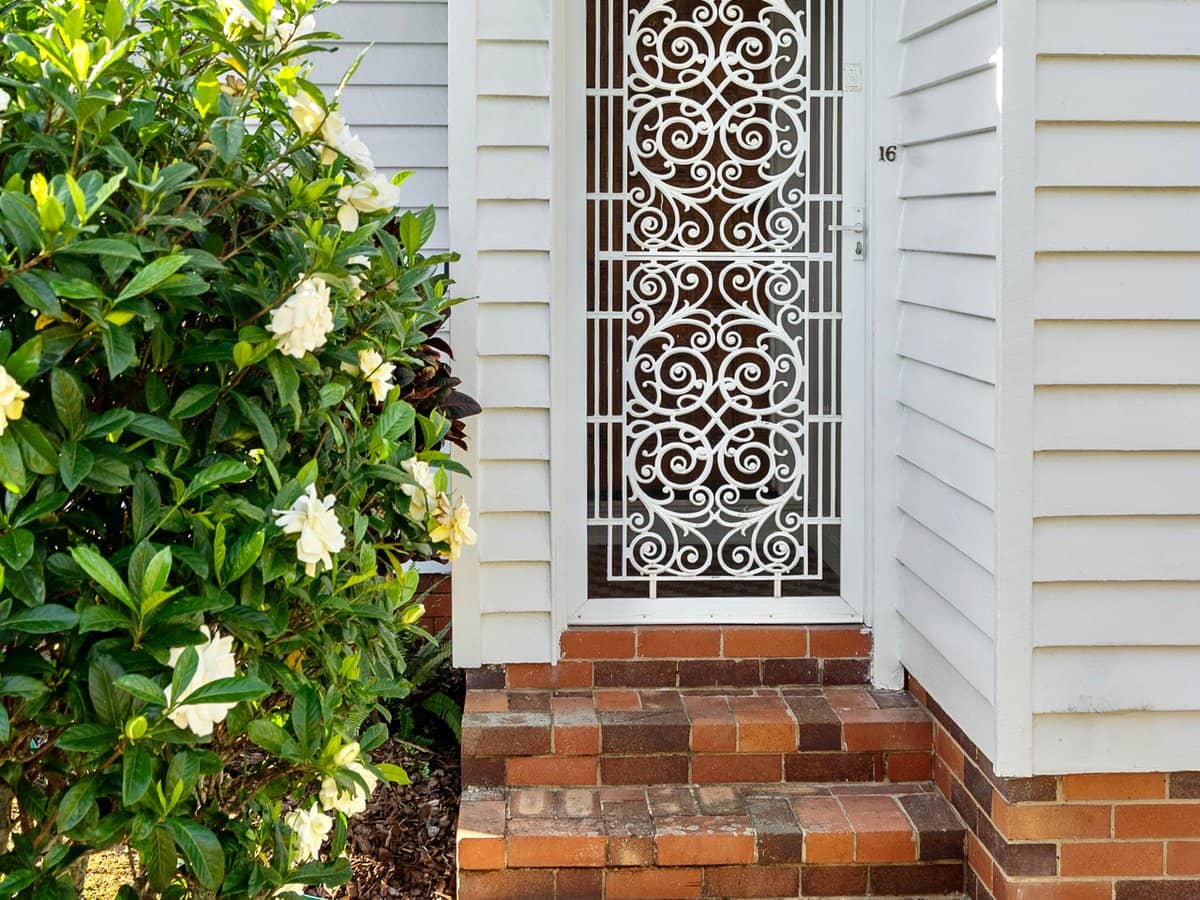 16 White Avenue, COORPAROO - Thumbnail 13