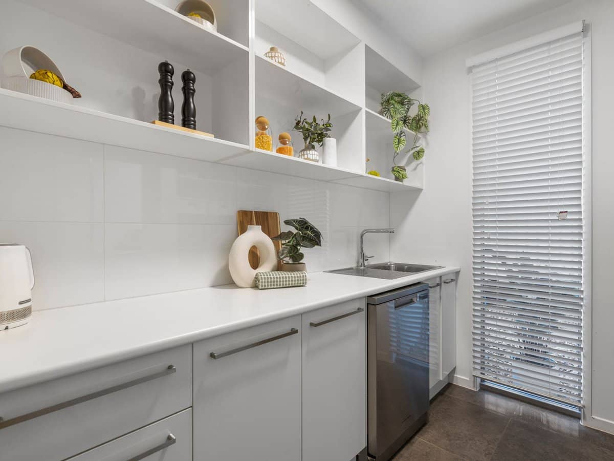 53 Waterville Drive, THORNLANDS - Thumbnail 23