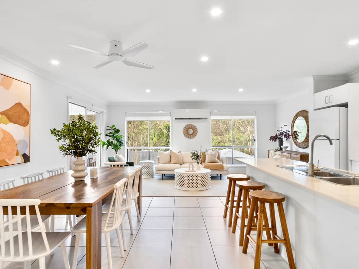 11 Bottletree Crescent, MOUNT COTTON - Thumbnail 1