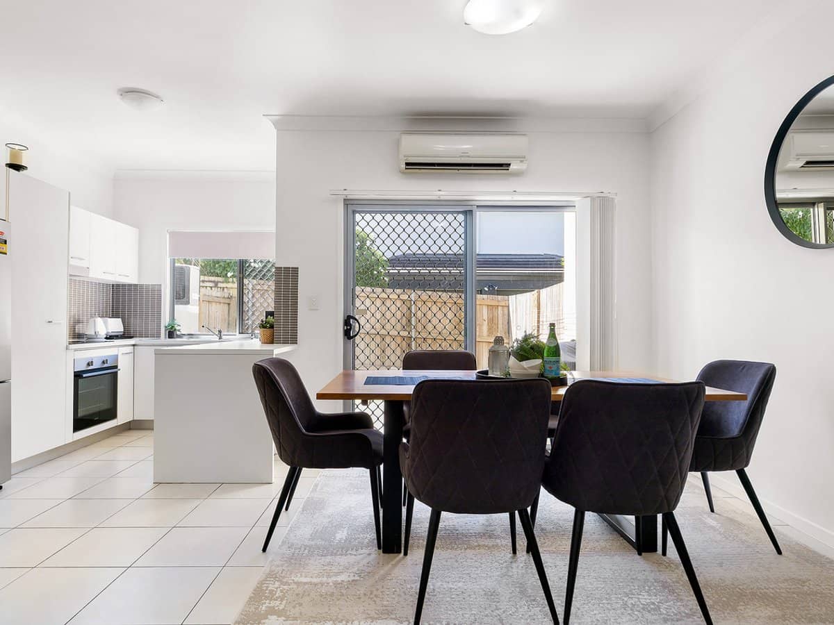 2/2-10 Cascade Drive, Underwood - Thumbnail 3