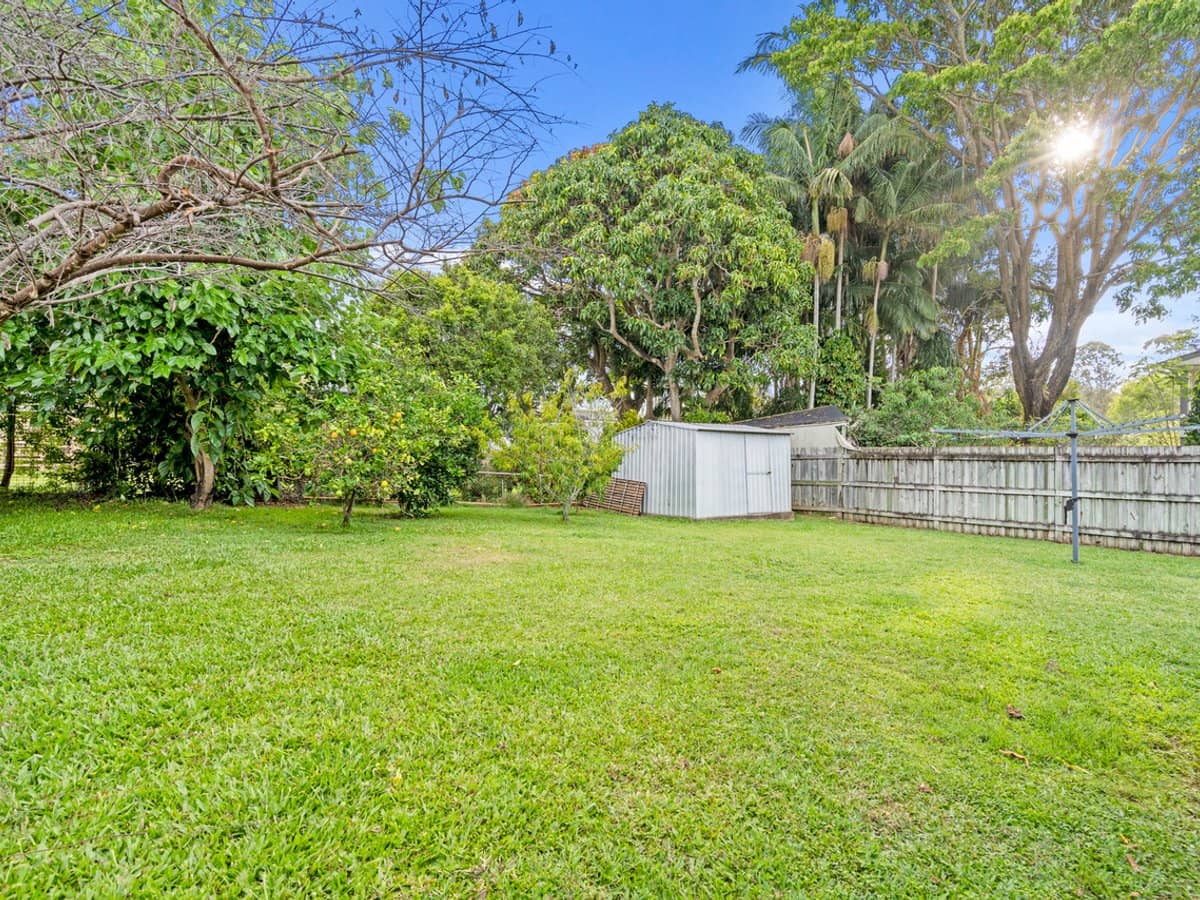 26 Rosedene Street, MANLY WEST - Thumbnail 9